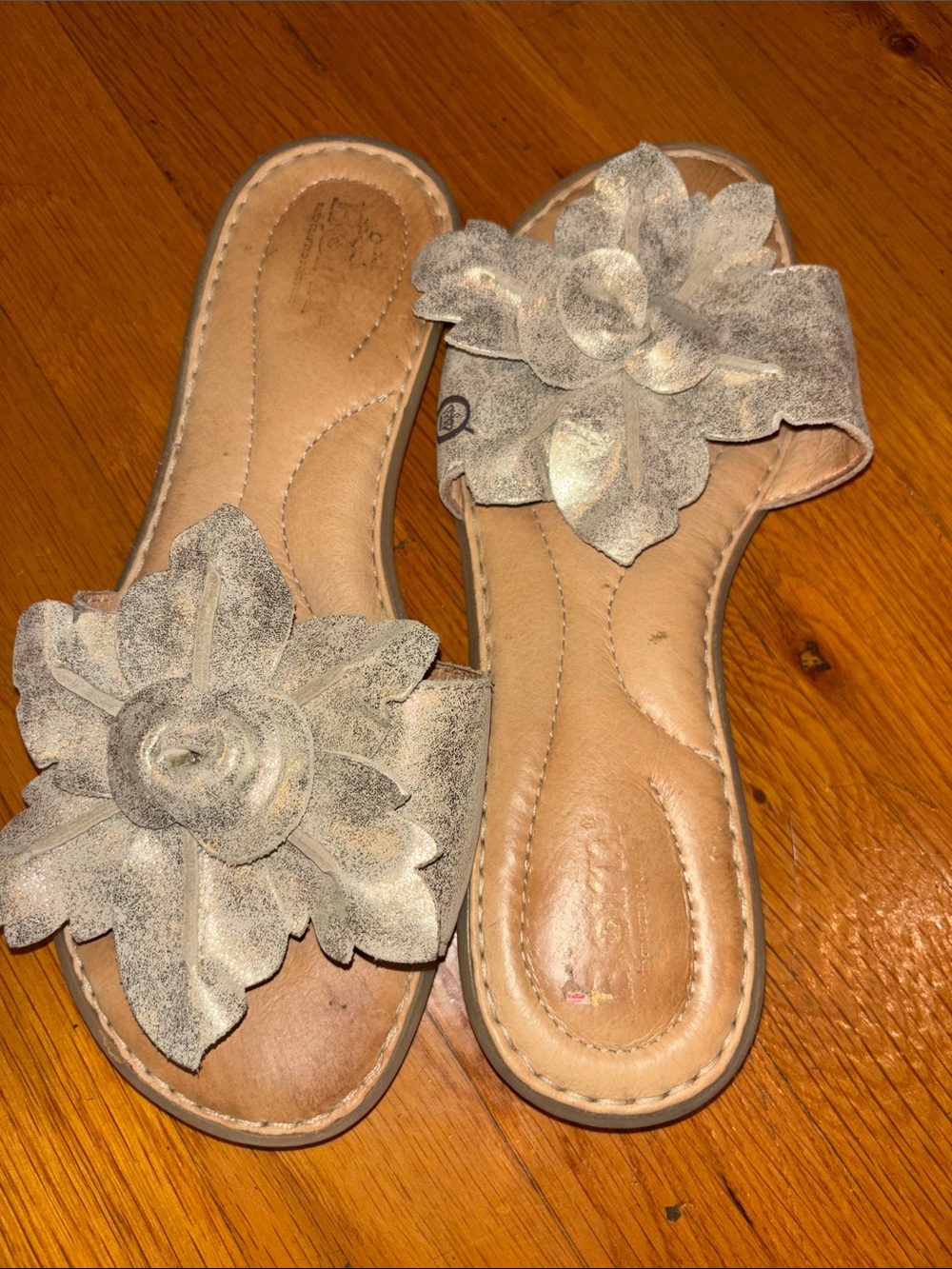 Born Gold Metallic Flower Slide Sandals - Leather Sz 6